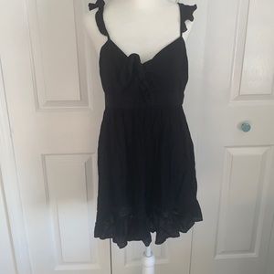 Forever 21 NWT black dress size Medium.